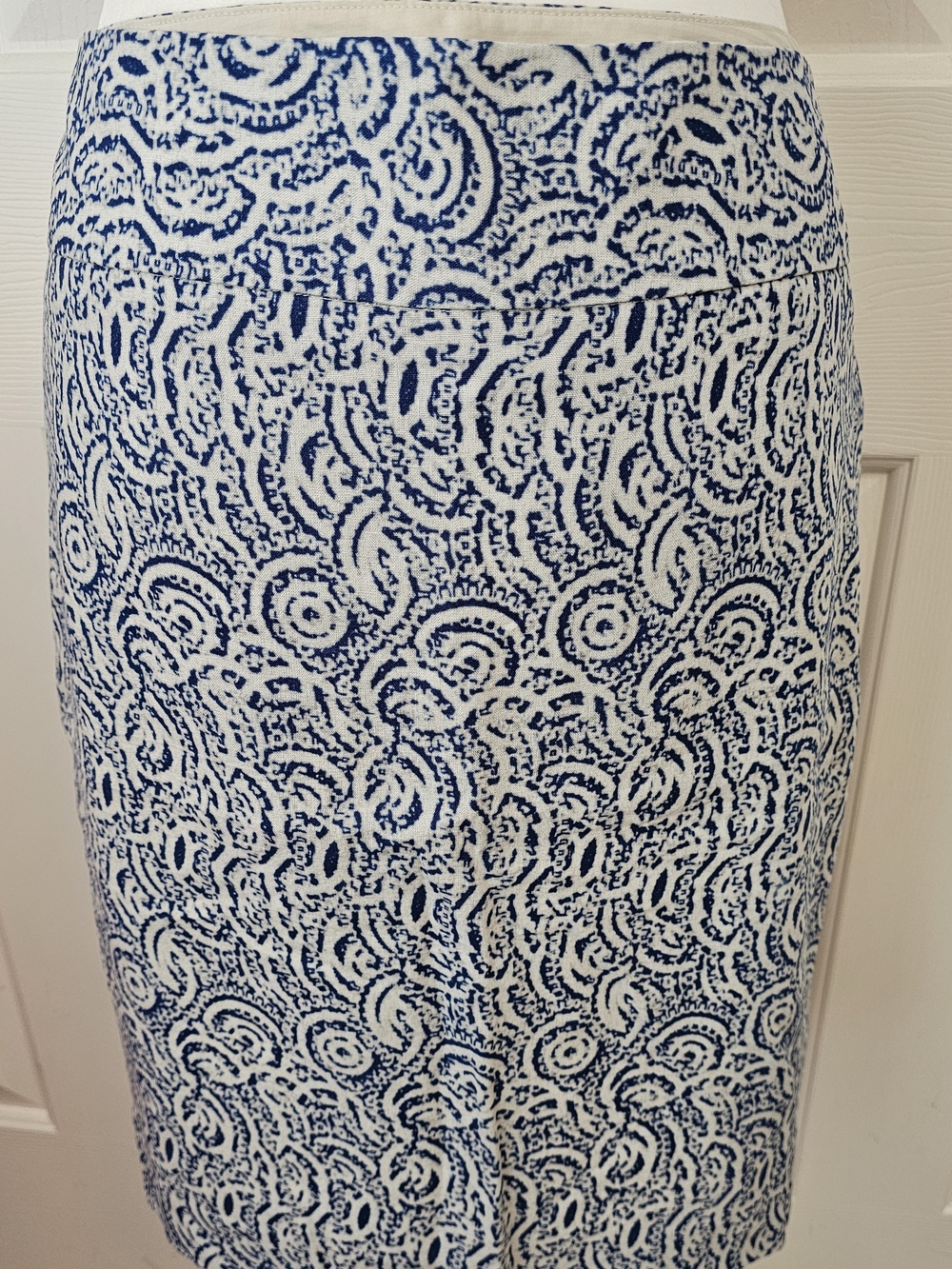 The Limited White and Blue Printed Pencil Skirt NWT